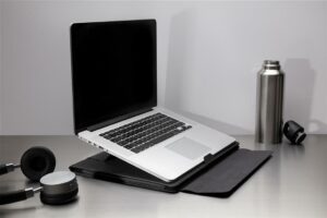 Fiko 2-in-1 Laptop-Sleeve und Arbeitsplatz